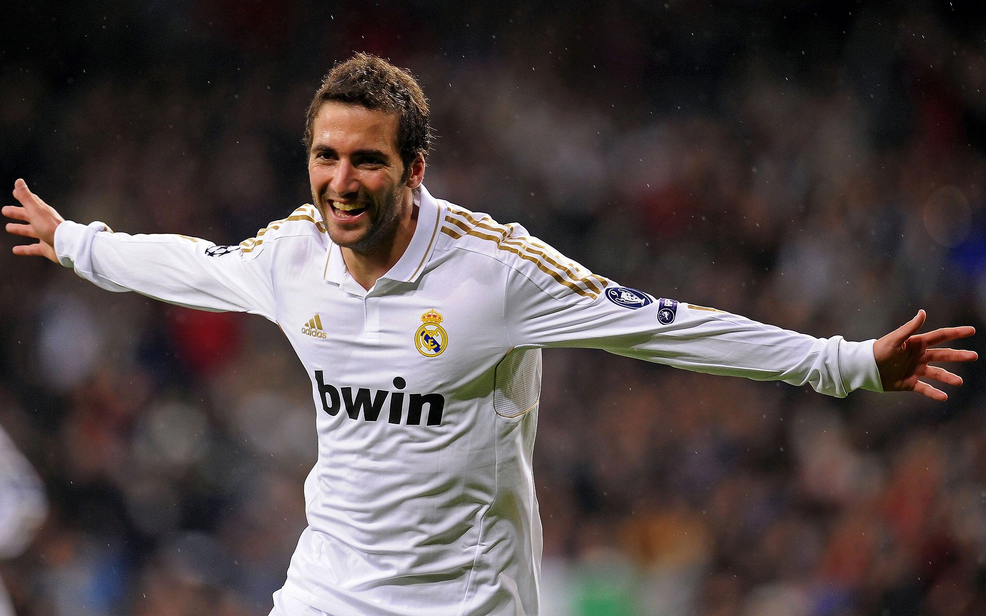 “马科斯·梅特罗的领导能力,带领阿根廷美洲狮队取得历史性突破”